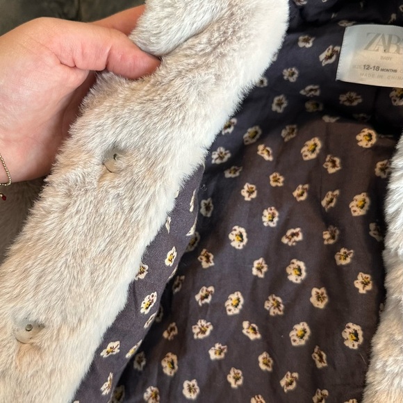 ZARA Kids Furry Coat Size 12-18 Months - Picture 13 of 14